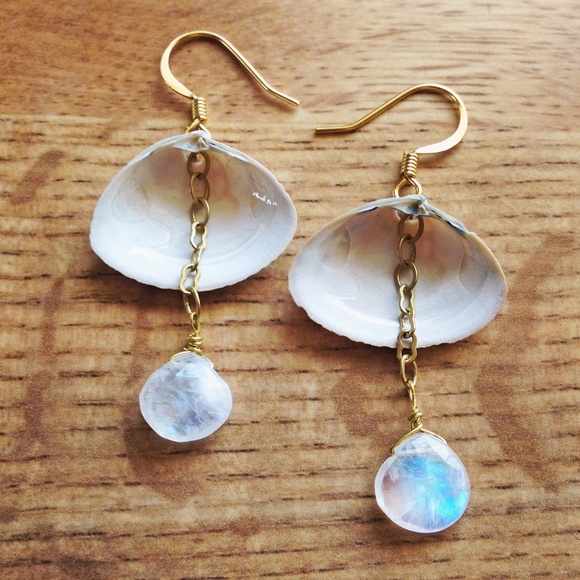 Jewelry - Mermaid Sea Shell & Moonstone Earrings